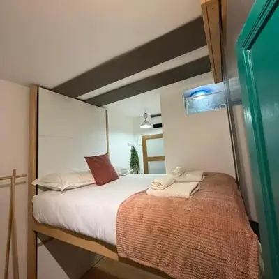 Studio for Two - Perfect Location close to metro