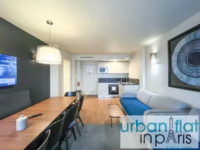 Cuisine ou kitchenette dans l'établissement UrbanFlat 132 - Superbe appartement de 4 chambres dans le centre