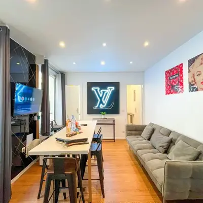 UrbanFlat 115 - Grand Duplex dans le centre de Paris