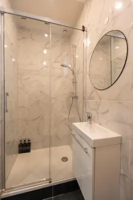 Salle de bains dans l'établissement Paris Voltaire