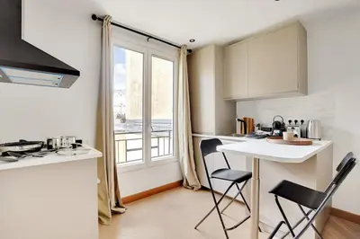 Cuisine ou kitchenette dans l'établissement Studio Paris 36 2 people Eiffel Tower