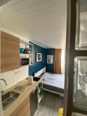 Cuisine ou kitchenette dans l'établissement Beautifull small flat