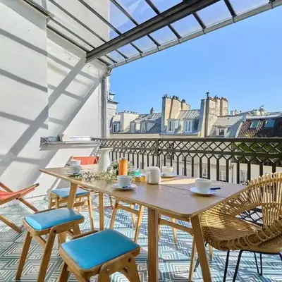 Superb flat with terrace in the centre of Paris