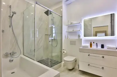 Salle de bains dans l'établissement UrbanFlat 92 - Beautiful Apartment in the center of Paris