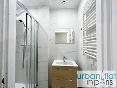 Salle de bains dans l'établissement 35 - Urban Montmartre