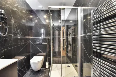 Salle de bains dans l'établissement Cosy apartment - 2BR-7P - Arc de Triomphe