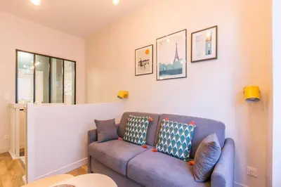 Coin salon dans l'établissement New and Cosy in heart of Paris, 12e, 4pers