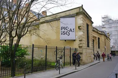 Vélo sur le terrain de l'établissement Cosy Parisian 1Bdr Flat - Prime Location le Marais ou dans les environs